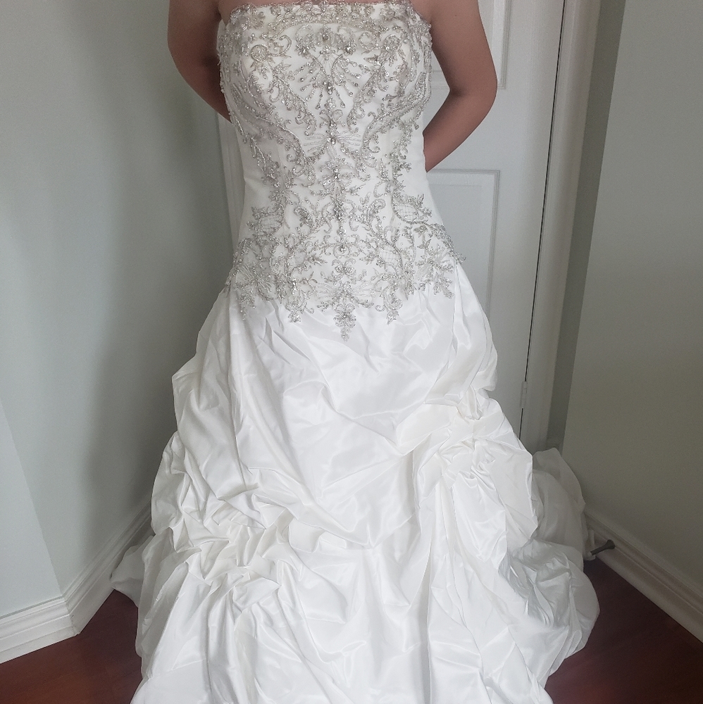 Wedding dress
